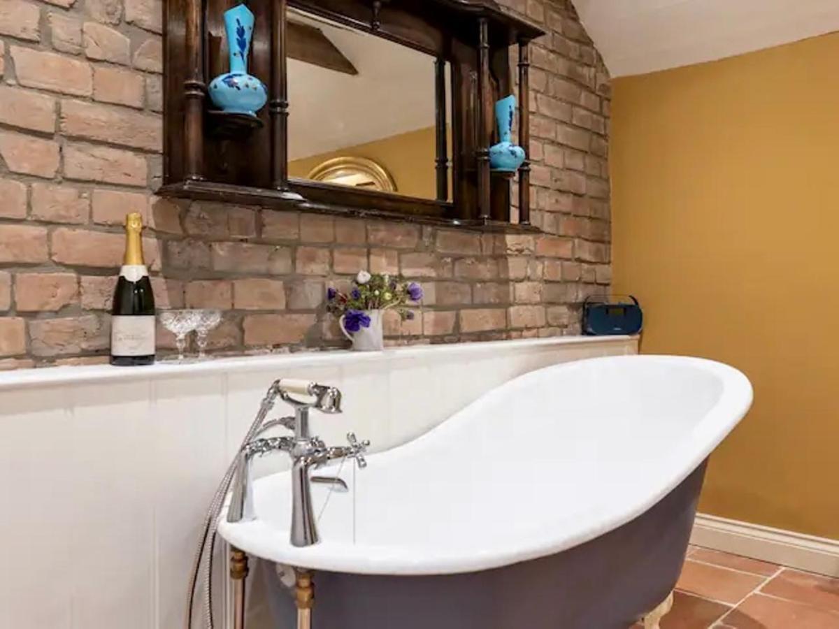 Pass The Keys Goose Feather Barn, Wedmore Luxury Cottage For Two エクステリア 写真